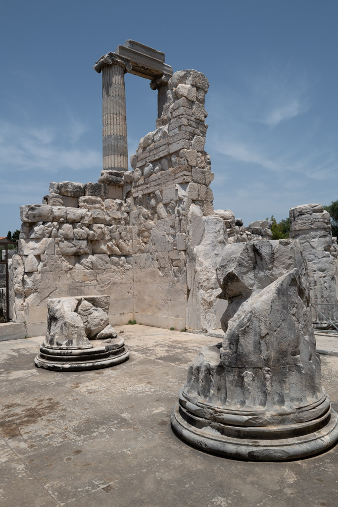 Apollotempel, Orakelhalle