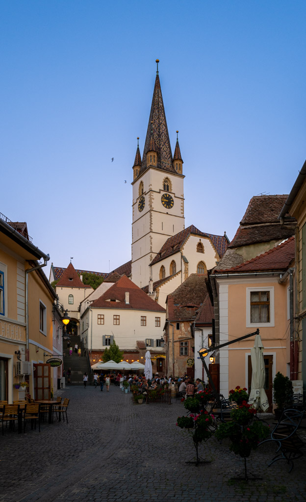 Biserica Metodistă und Sagturm, Sibiu