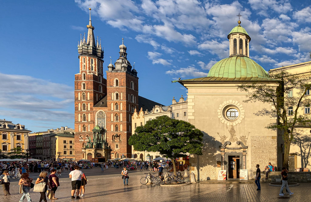 Rynek Główny, Marienkirche und St.-Adalbert-Kirche