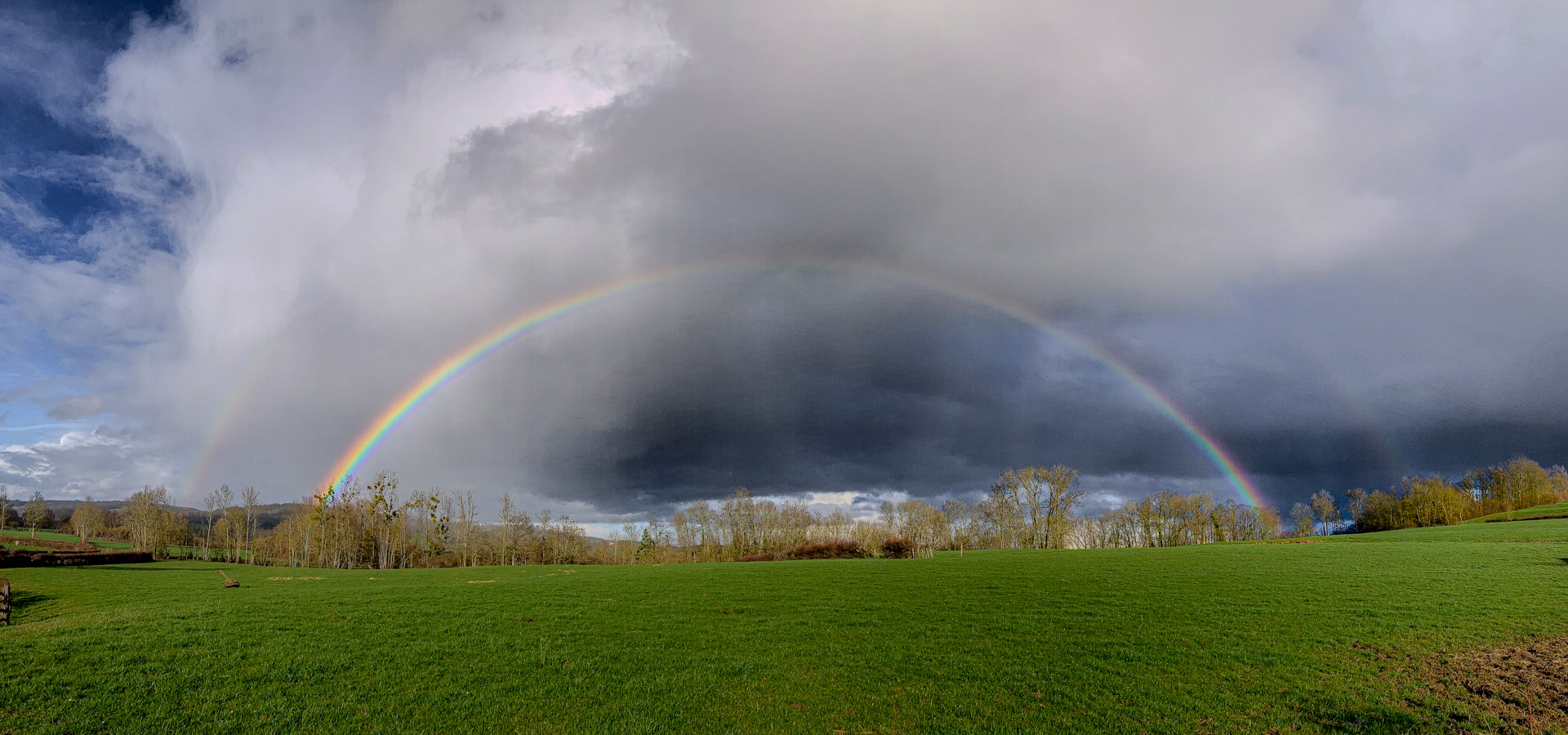 Arc-en-ciel au-dessus d'Angely