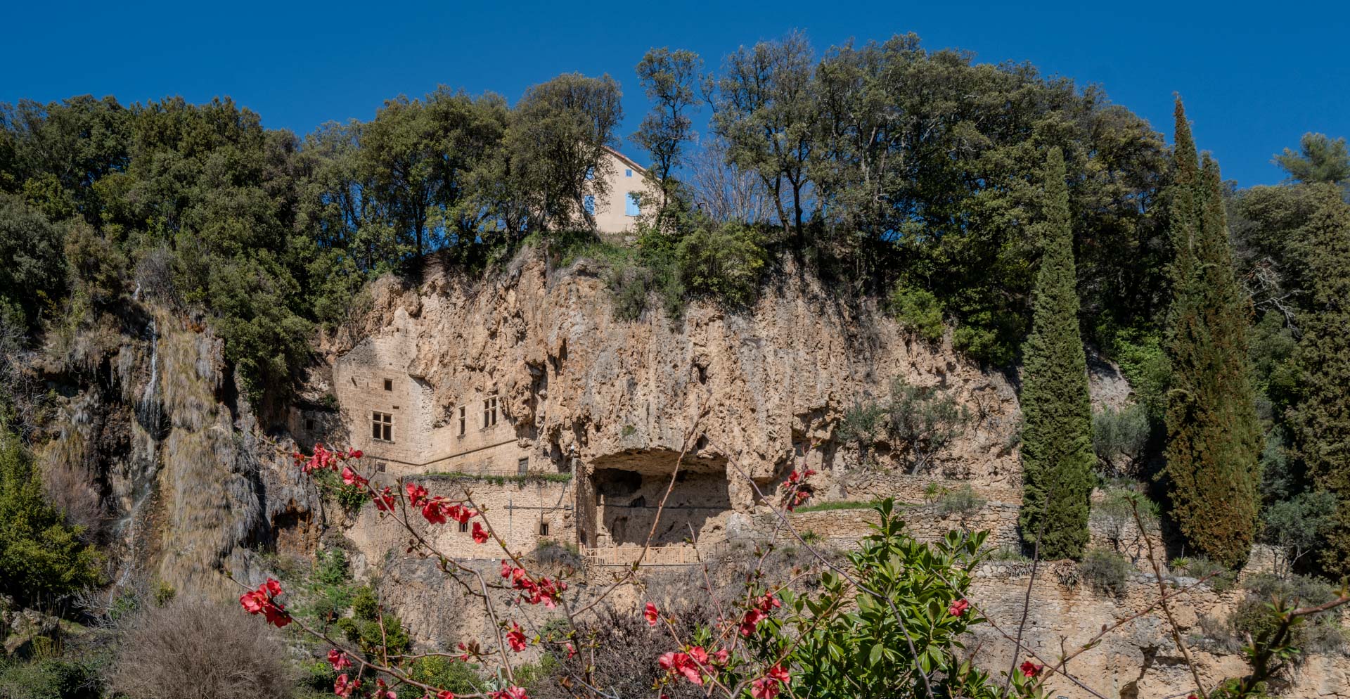 Eingang zur Grotte, Villecroze