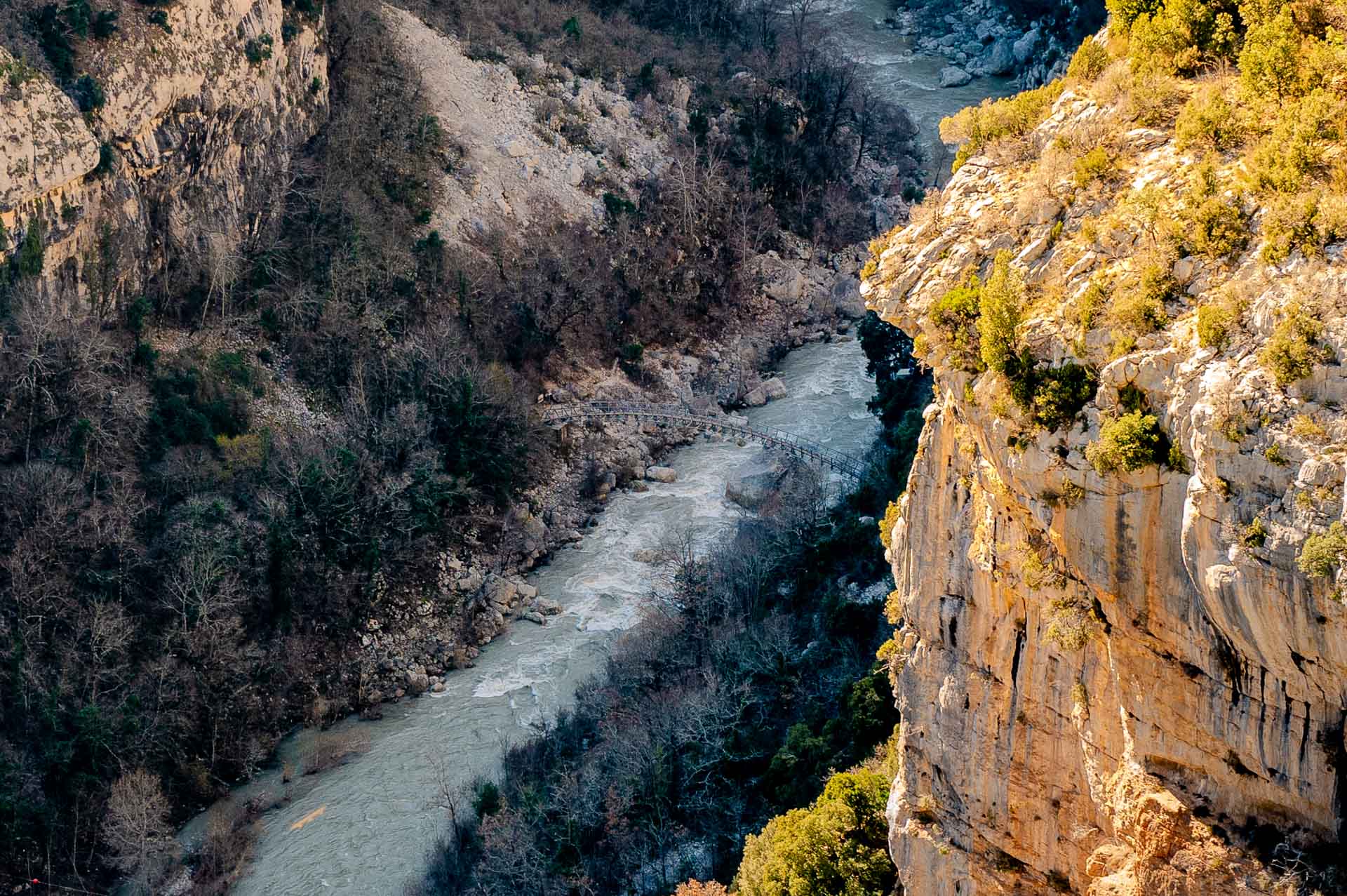 Blick hinab zur Passerelle de l’Estellier