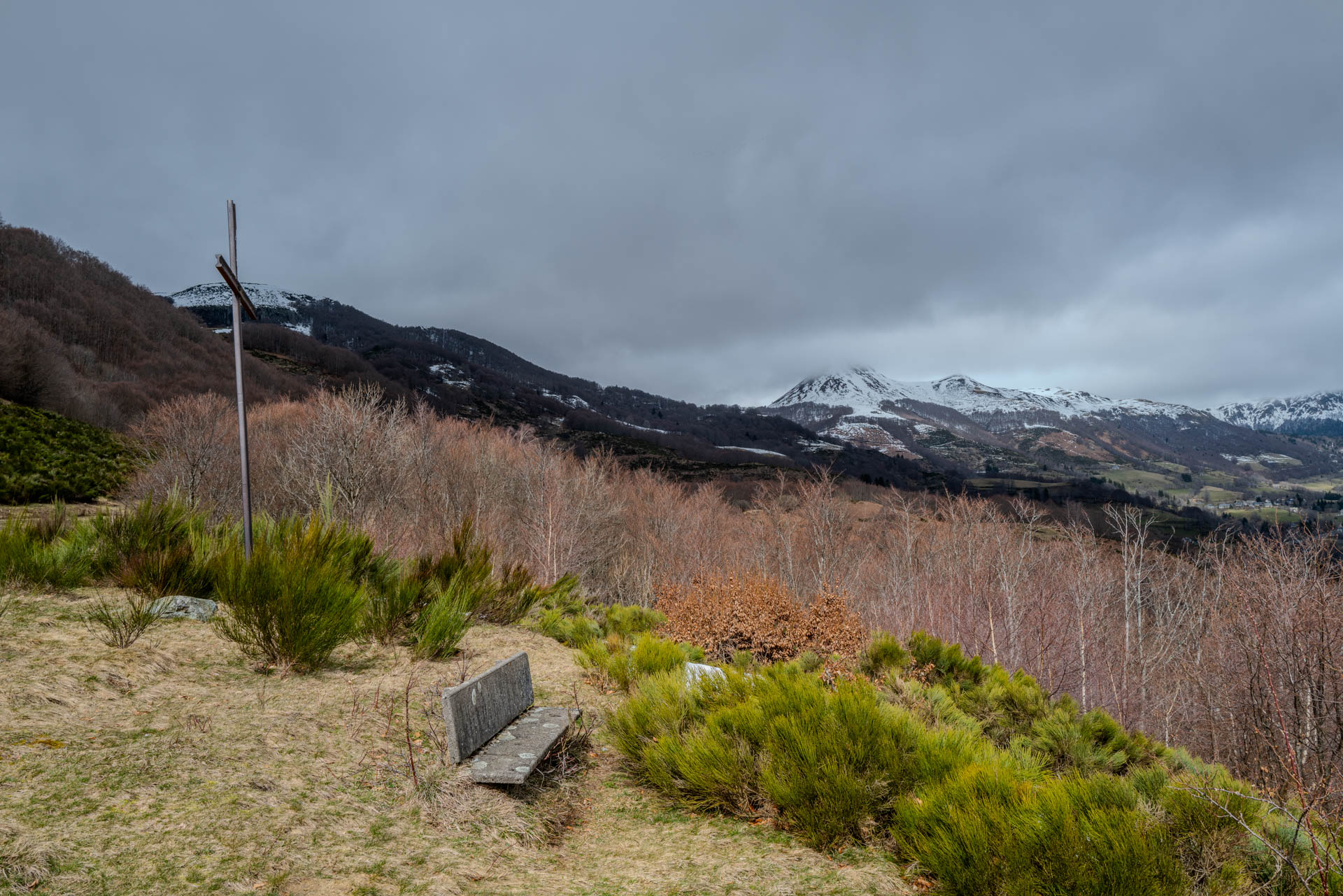 Die alte Bank am Col du Perthus, Auvergne