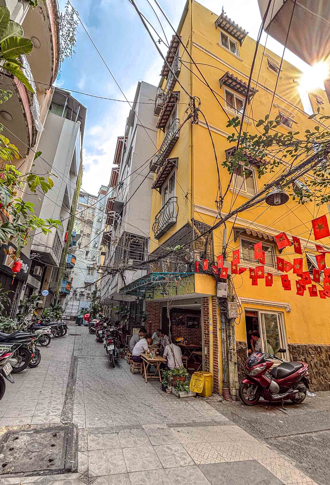 Hinterhofgasse am Café