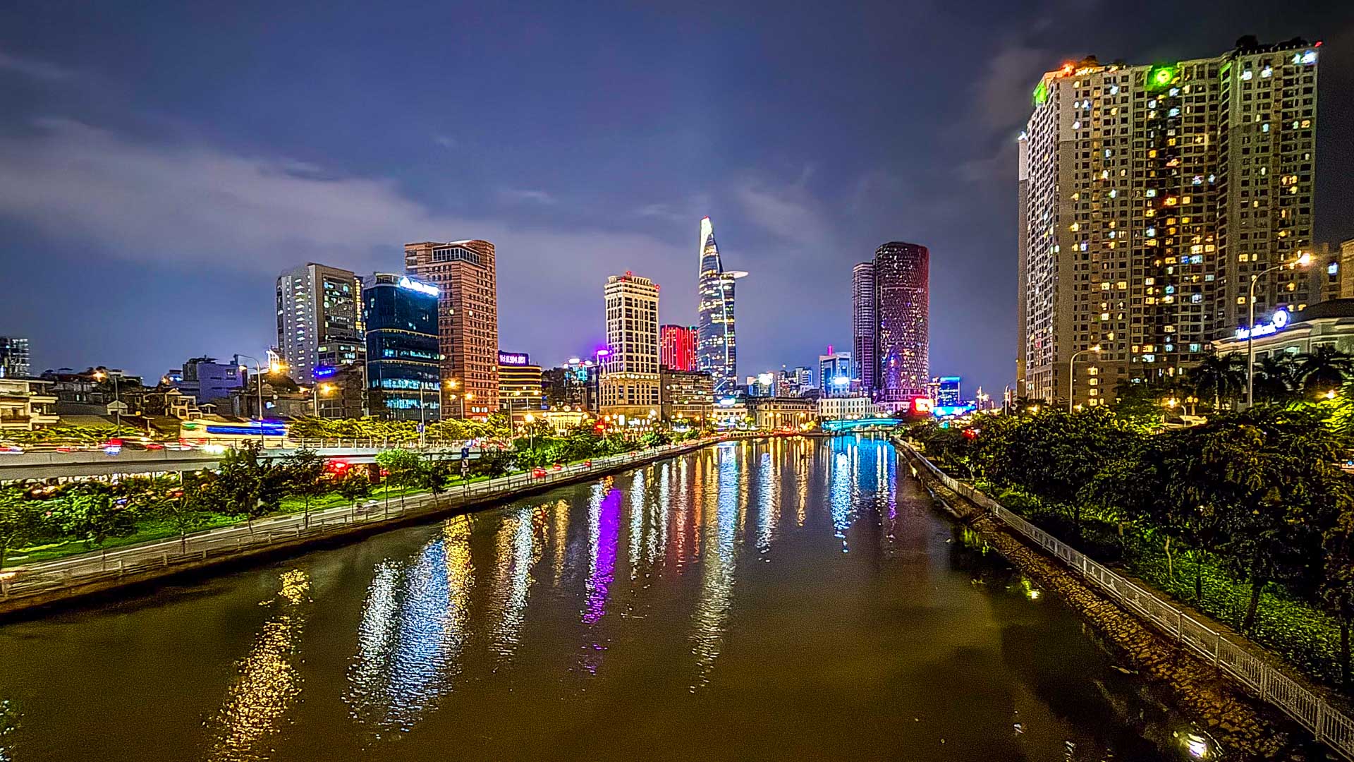 Saigon bei Nacht – Bến Nghé Canal