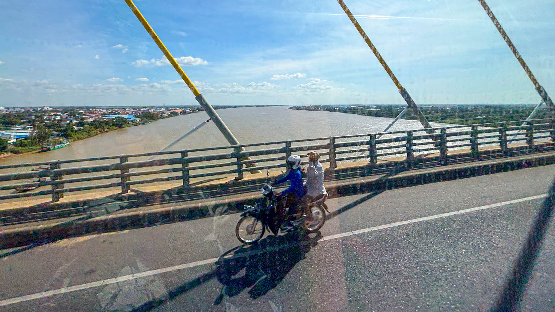 Tsubasa Brücke über den Mekong