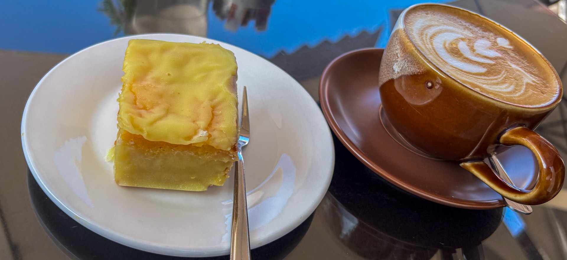 Lemon Slice und Cappuccino