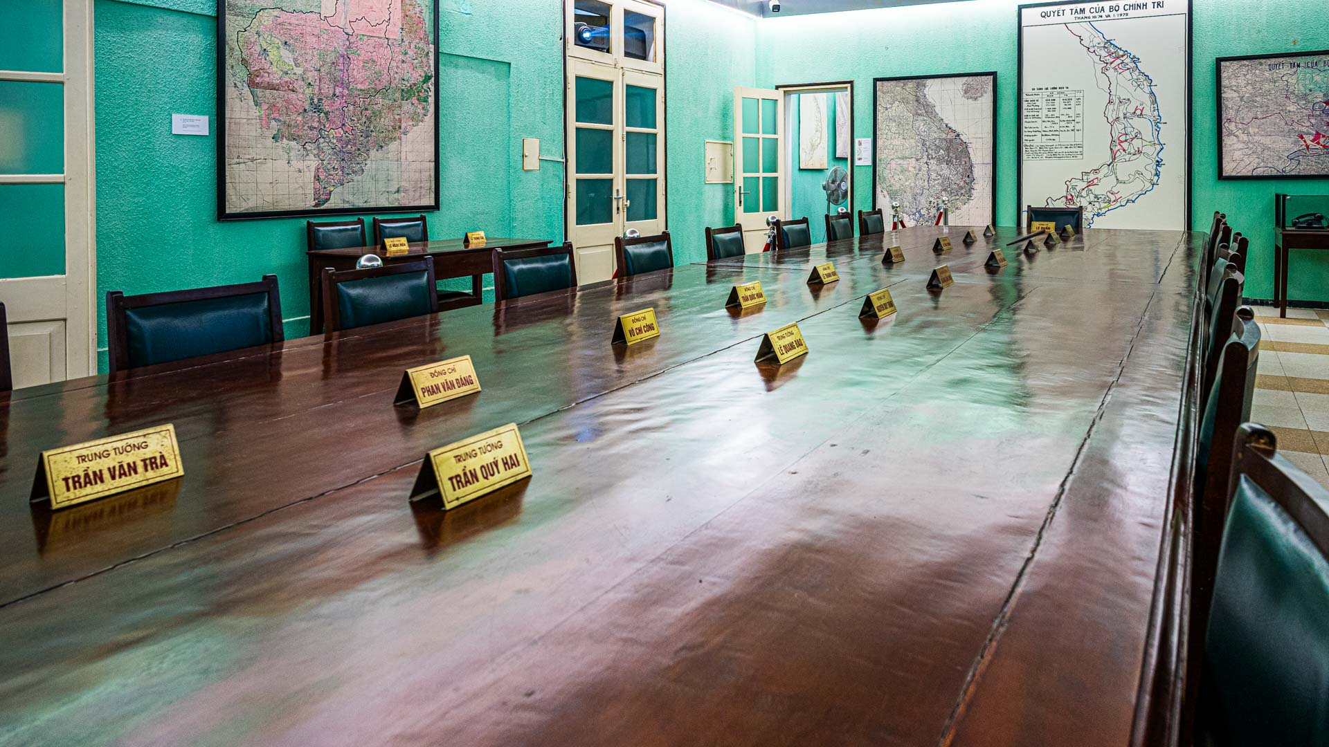 Bunker D67 Building: Der Verhandlungstisch der Wiedervereinigung