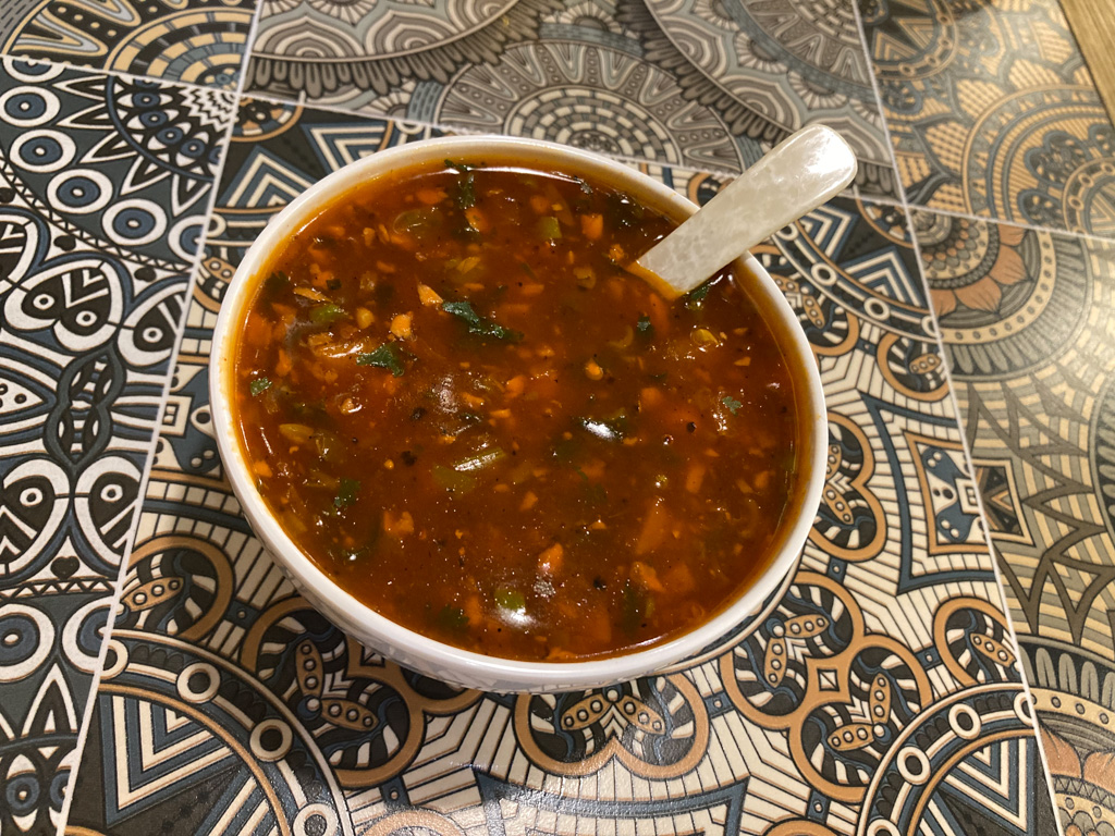 Rote Sauer-scharf Suppe, indisch