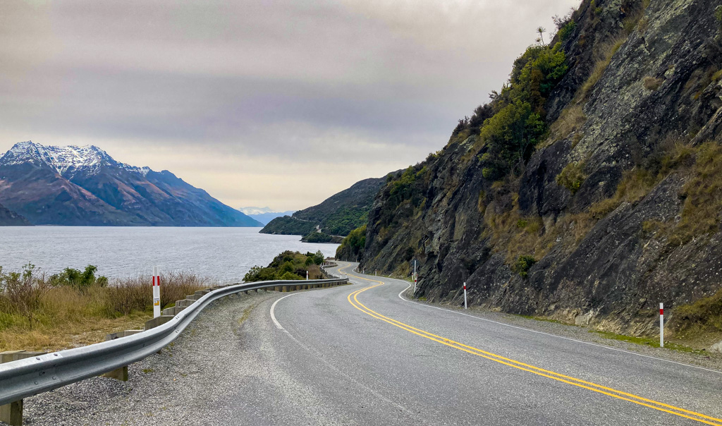 Scenic road along Lake Wakatipu