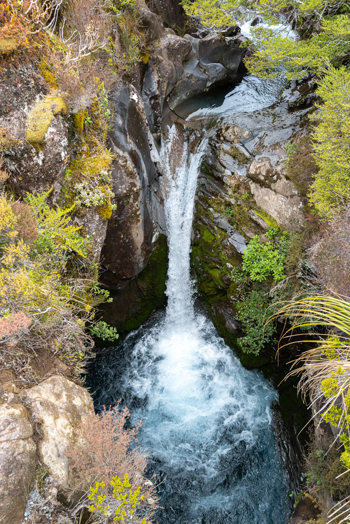 Kleiner Wasserfall am Wegesrand