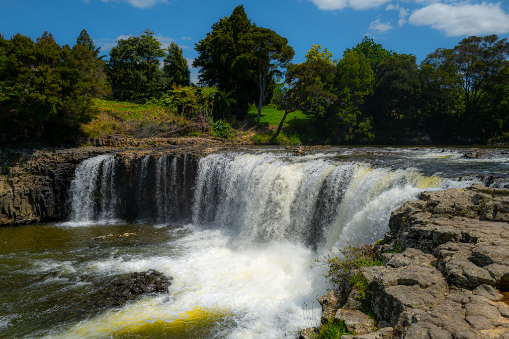 Haruru Falls