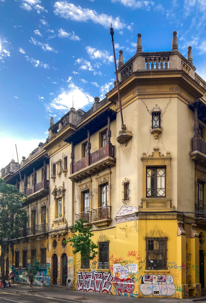 Calle Catedral, Barrio Brasil