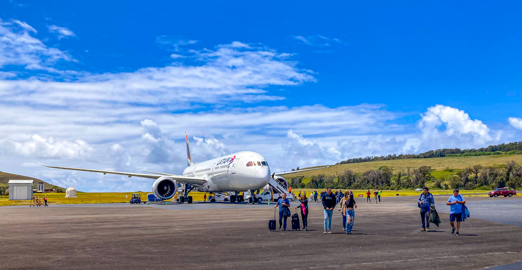 Arrival at Rapa Nui
