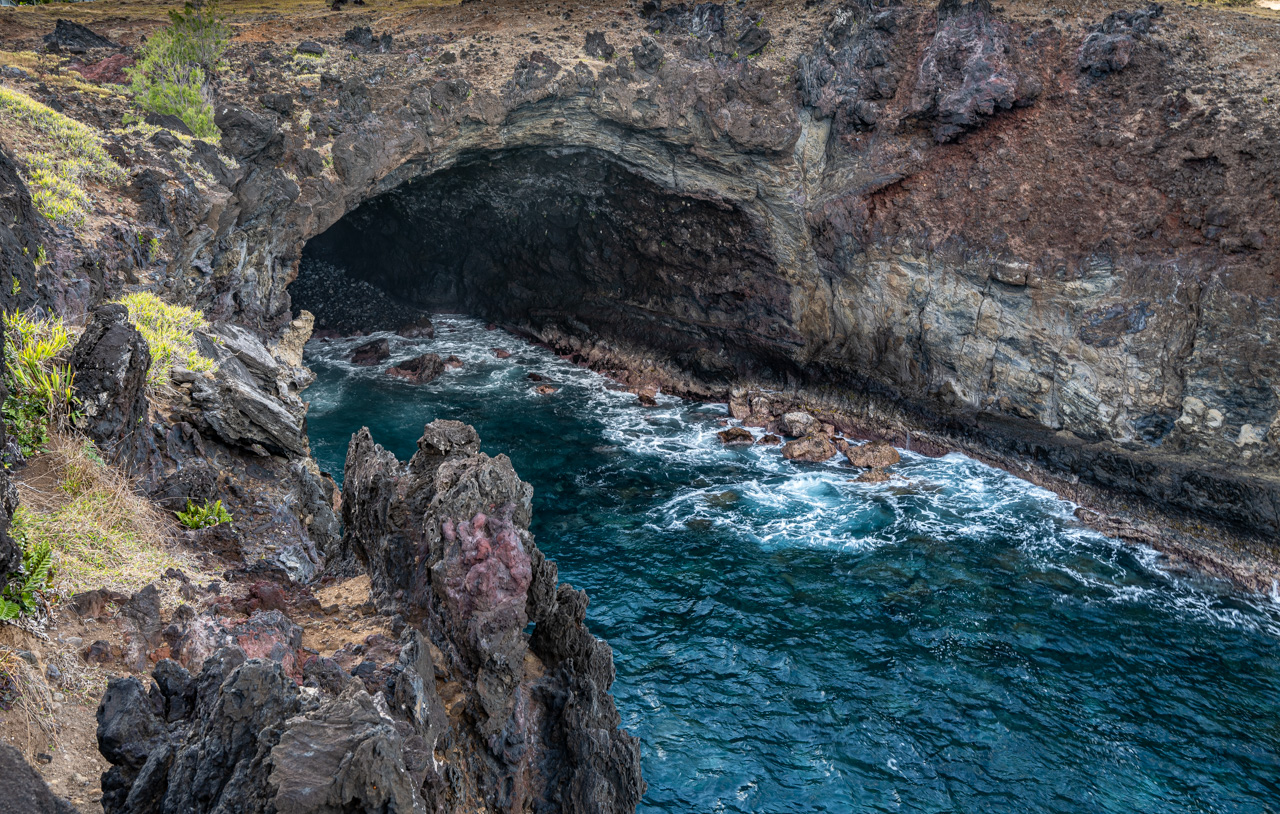 Ana Kai Tangata, Lava Tubes