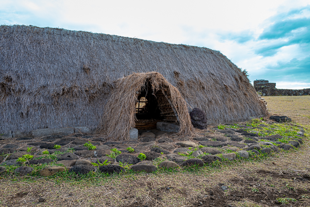 Akahanga: Schutzhütte einer ganzen Familie (Rekonstruktion)
