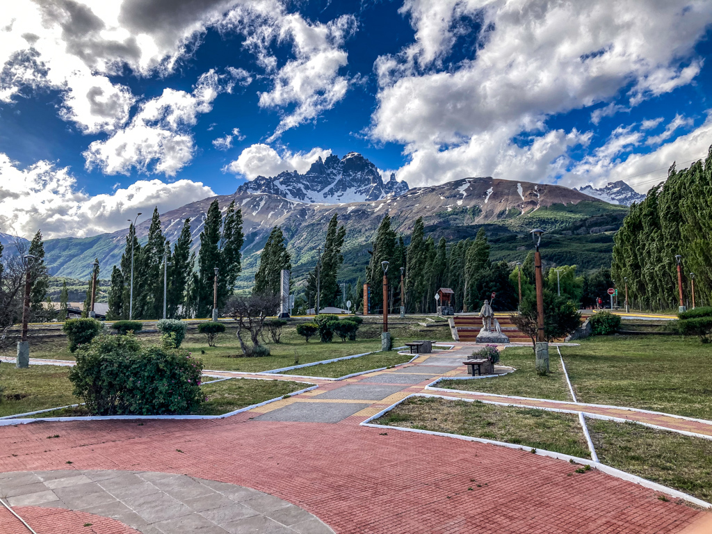 Plaza y Monumento Al Pionero, Cerro Castillo