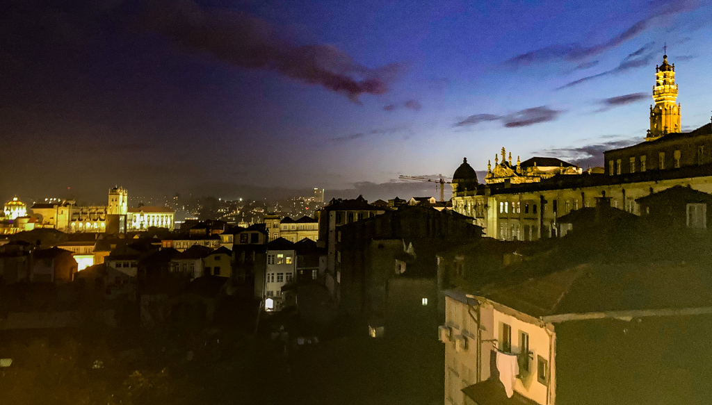 Balkonnacht über Porto, Igreja dos Clérigos