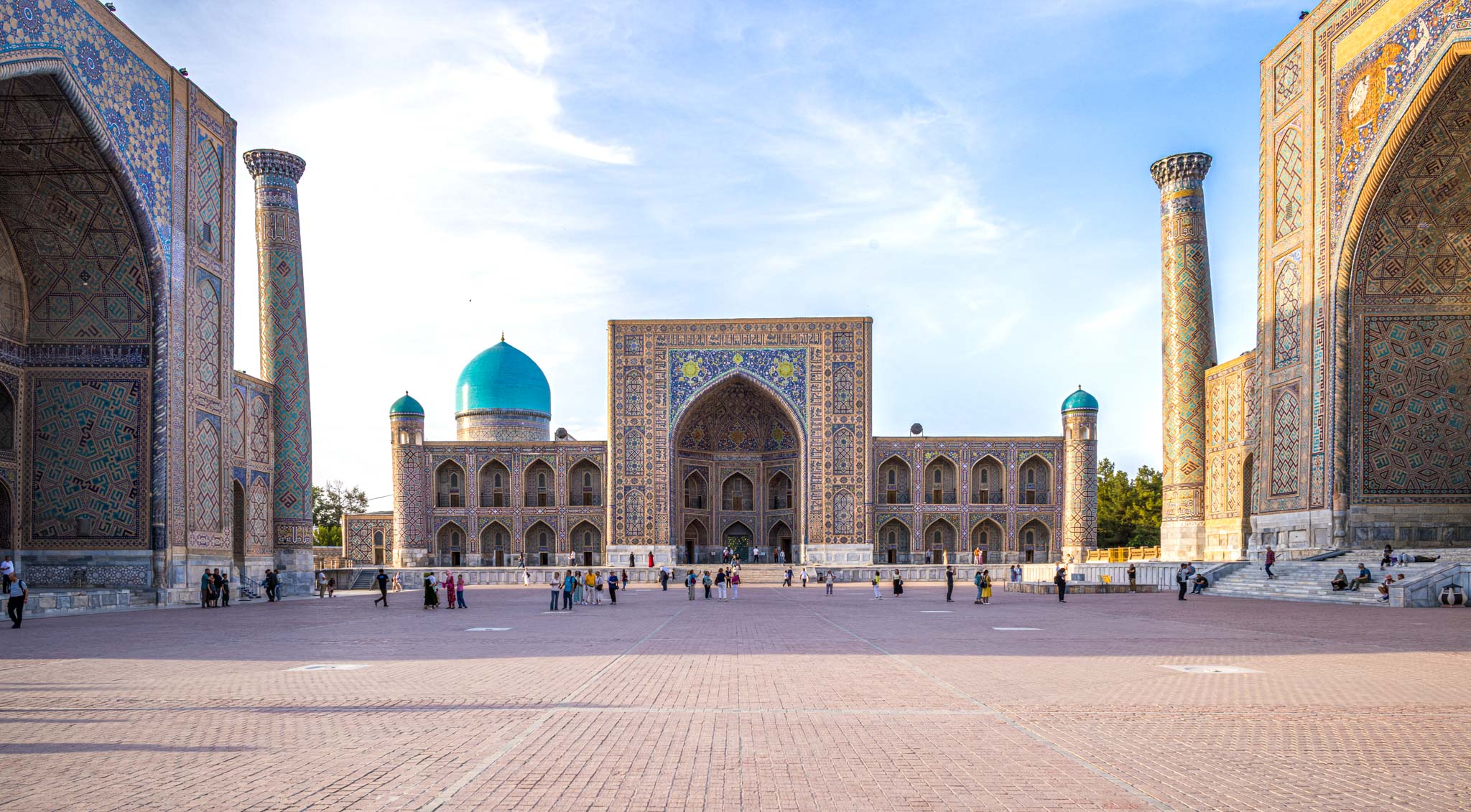 Registan-Platz – Blick auf Medrese Tillja-Kari