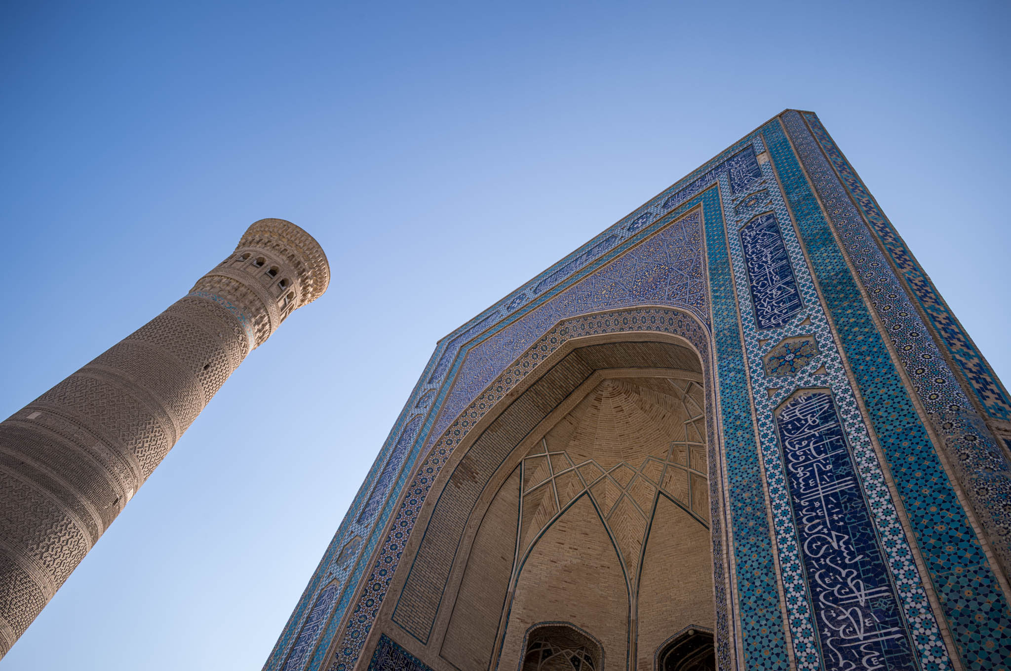 Iwan der Poi Kalon Moschee und Minarett