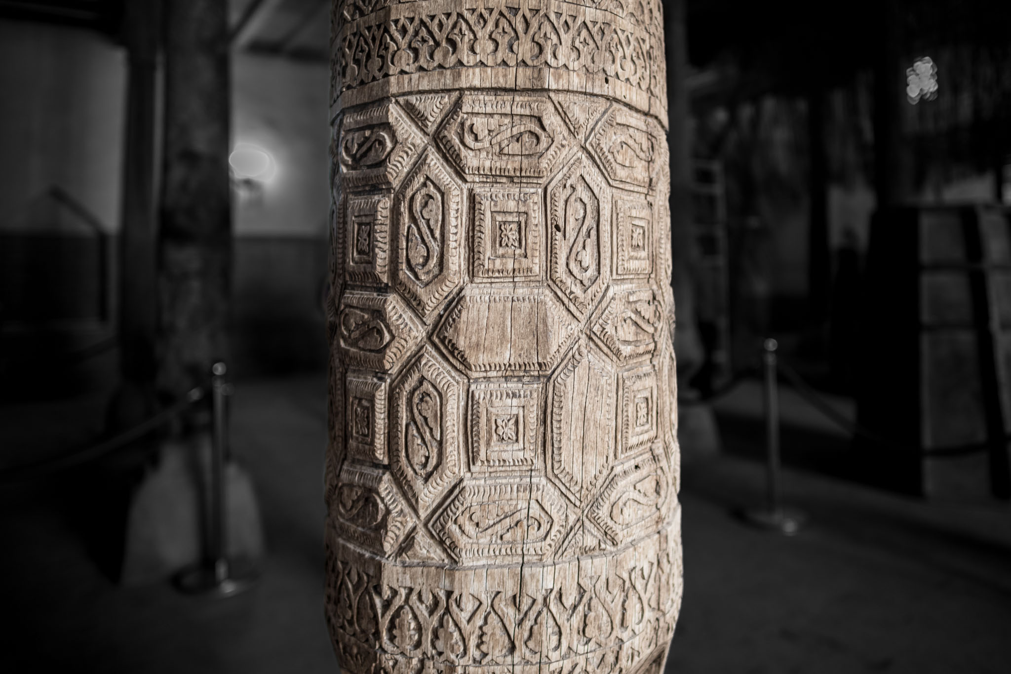 Holzsäule in der Juma masjid