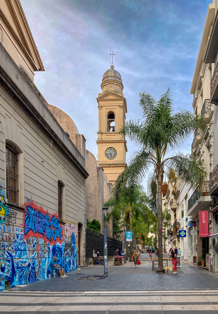 Etwas einsame Altstadt, Montevideo