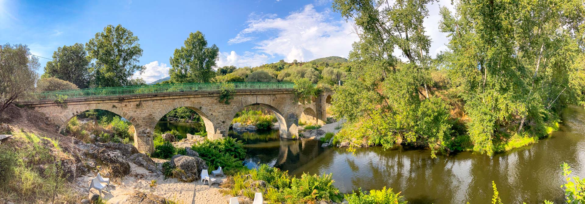 Brücke über den Taravo u Taravu, Korsika, Frankreich