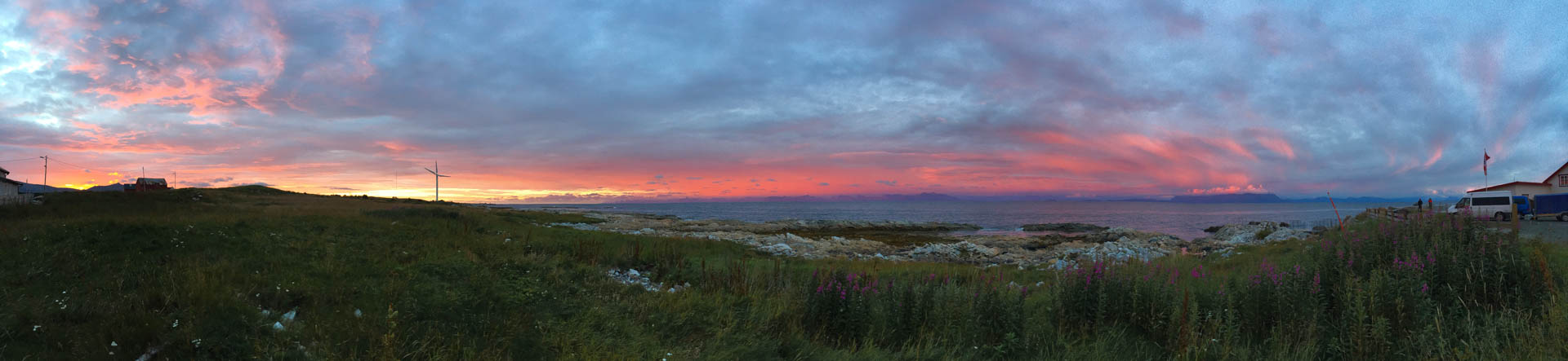 Kvalnesbrygga near Dverberg, the most relaxing and scenic lodge