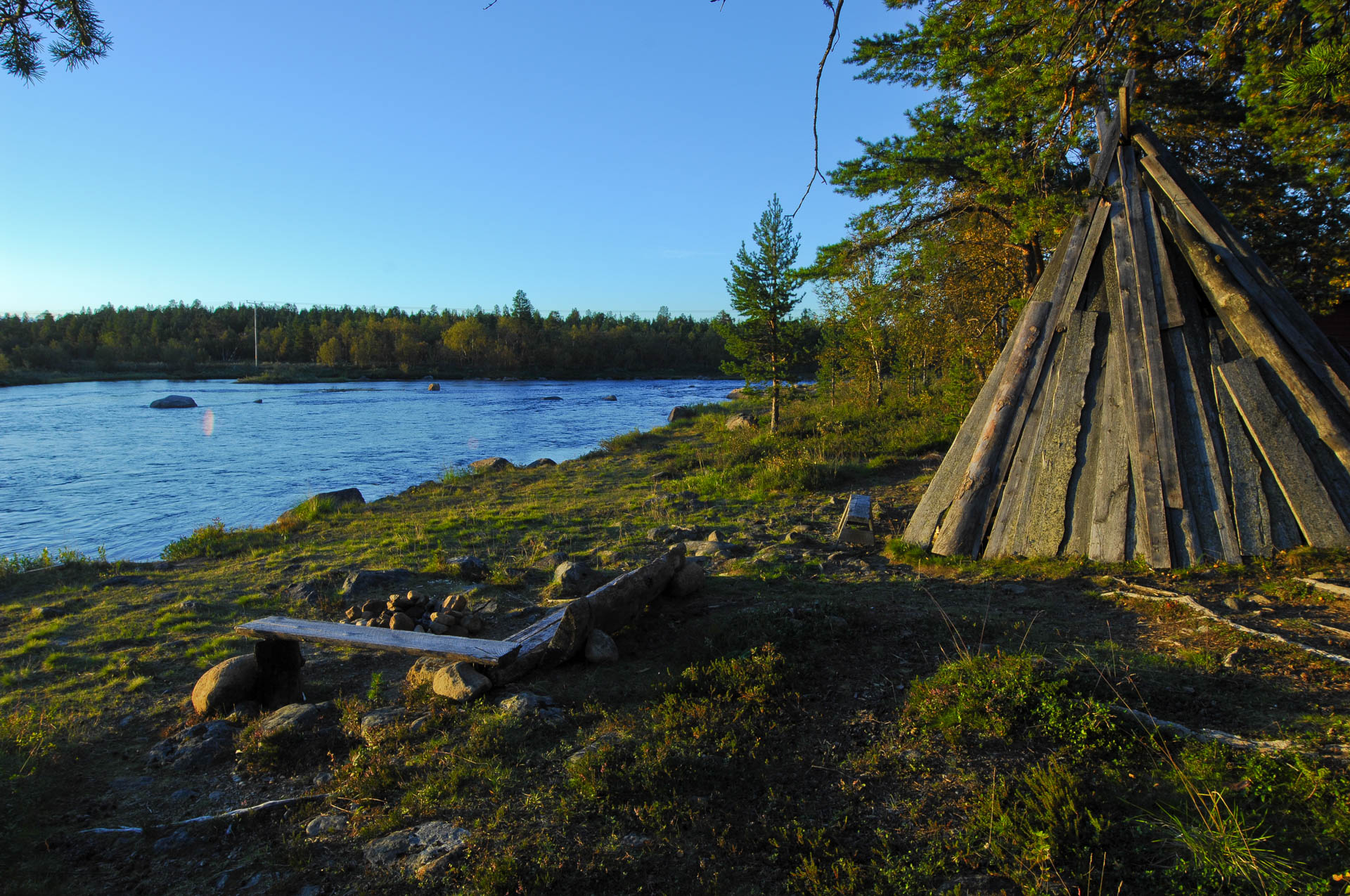 Crossed the finish border at Karigasniemi, nice campground 36 km eastbound in the middle of nowhere