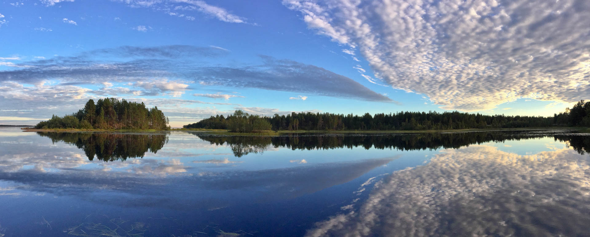 Lake Inari, paradise can't be more beautiful and enchanting.
