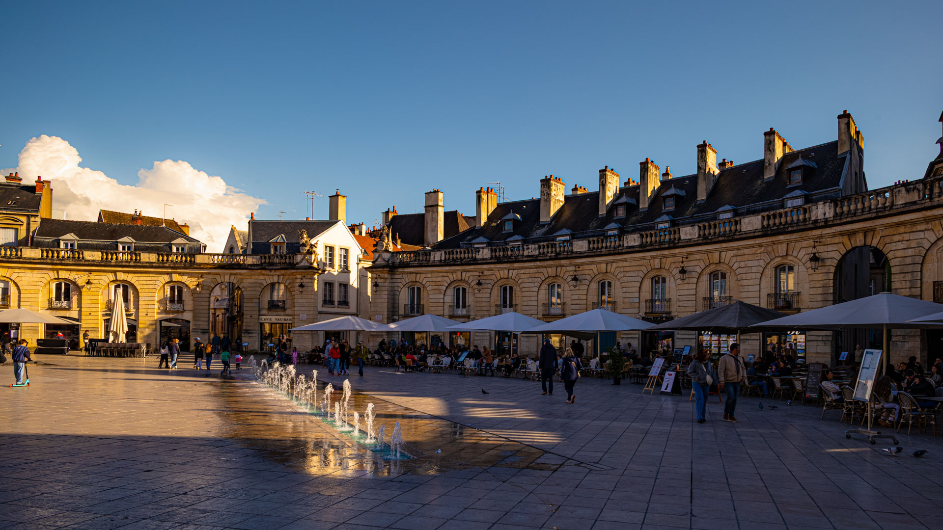 Place de la Libération Place de la Libération