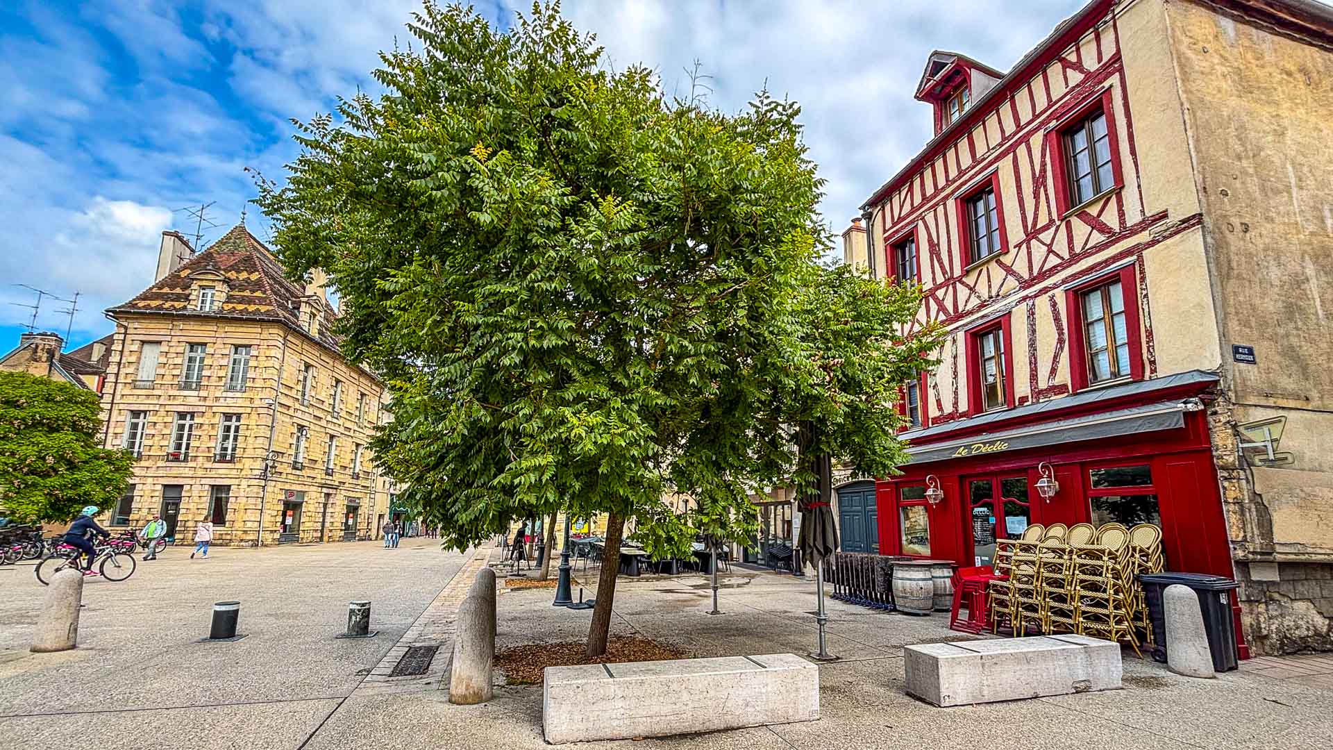 Place des Cordeliers, Dijon Place des Cordeliers, Dijon