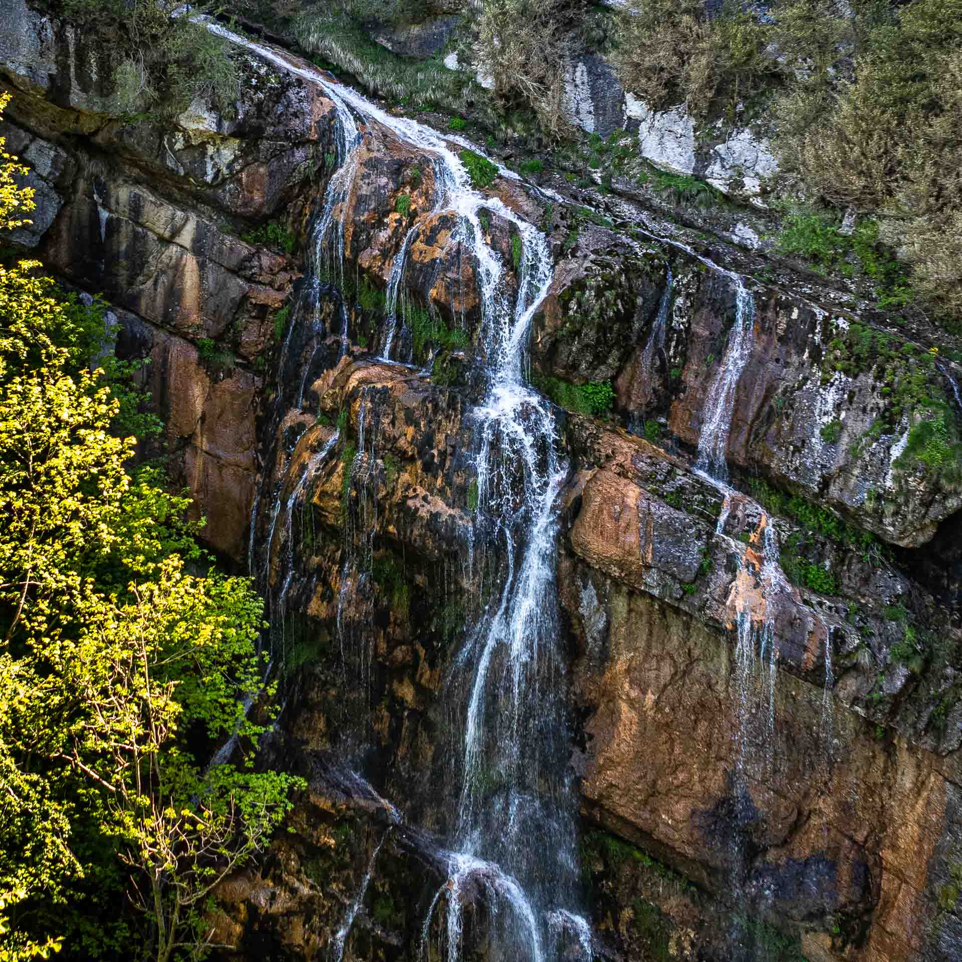 Wasserfall am Tunnel des Ecouges Wasserfall am Tunnel des Ecouges