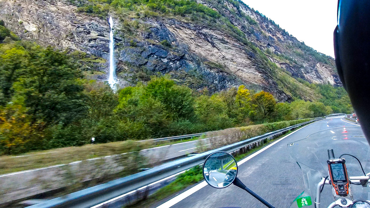 Wasserfall, Transit Schweiz