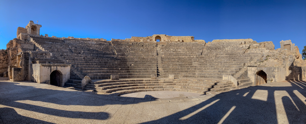 Das Amphitheater von Thugga