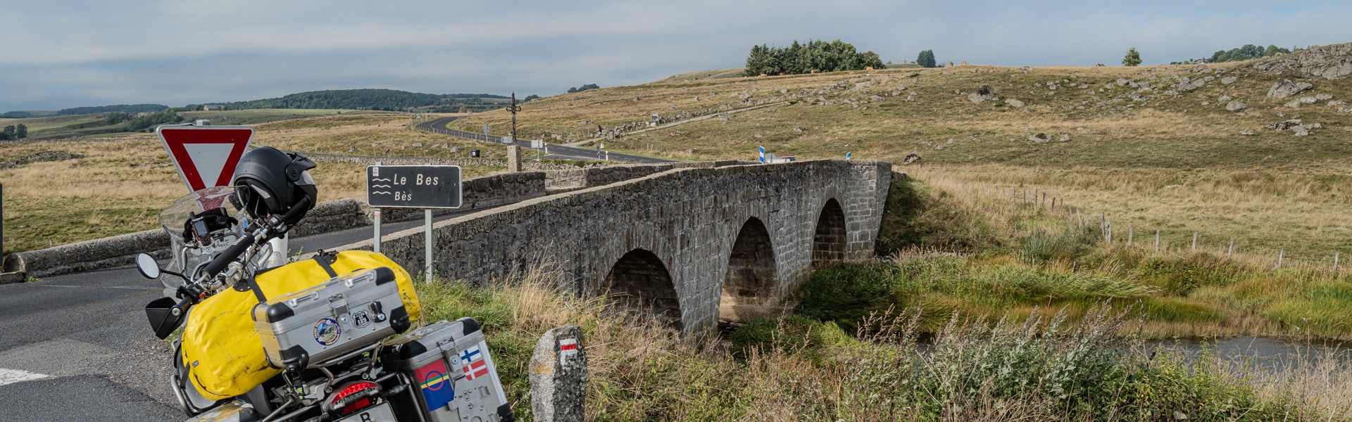 Pont de Boukinkan, Marchastel, l'Aubrac