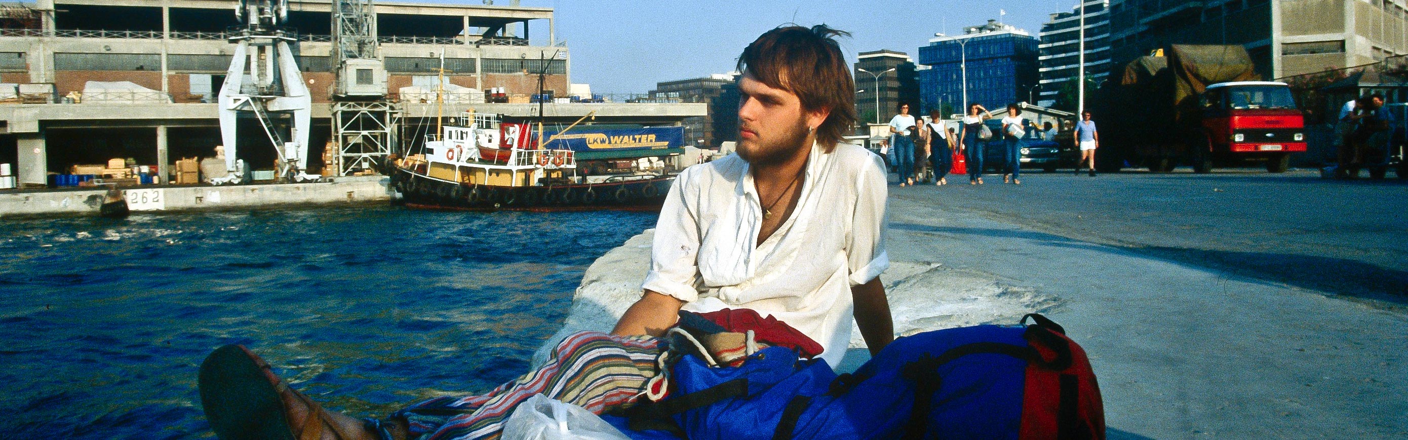 Piräus, Warten auf das Schiff nach Haifa, 1983 (Foto: Susanne Traud)