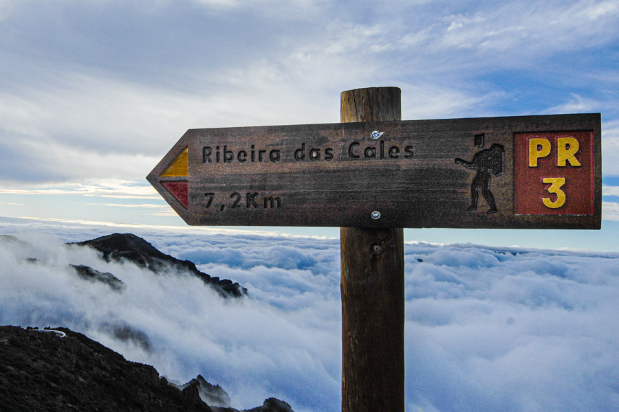 Wegweiser am Pico do Arieiro