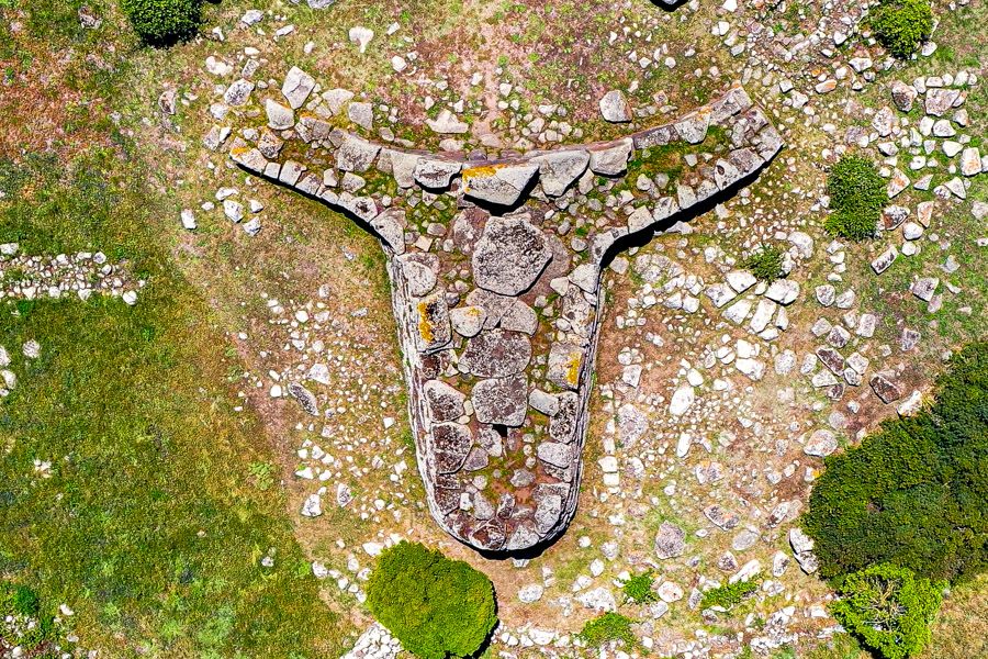 Tomba dei Giganti Sa Domu 'e S'Orcu, Sardinien Tomba dei Giganti Sa Domu 'e S'Orcu, Sardinien