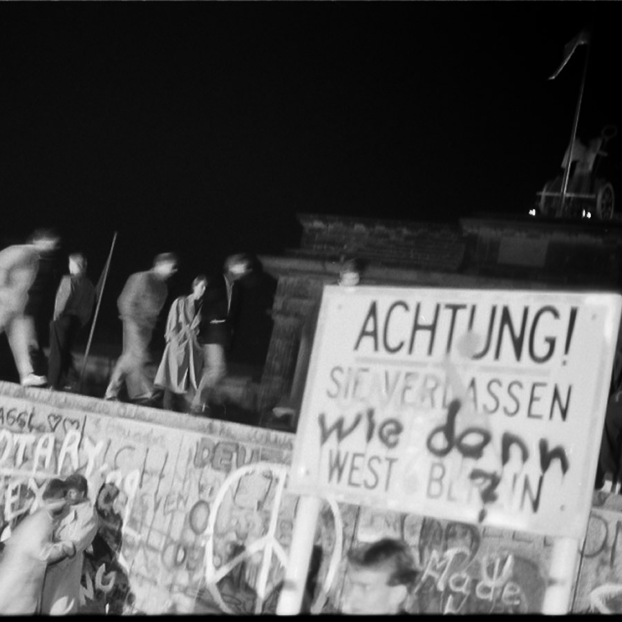 9. November 1989: Am Brandenburger Tor