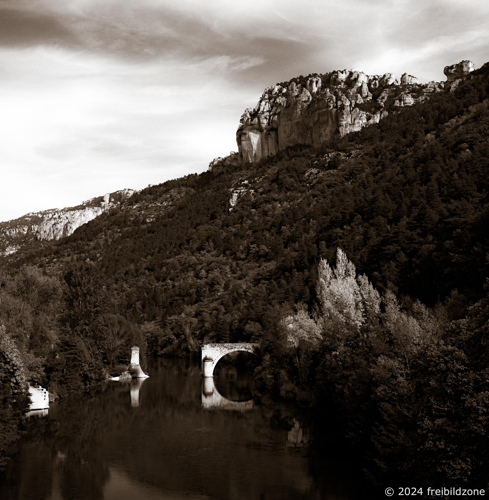 Pont coupé, France