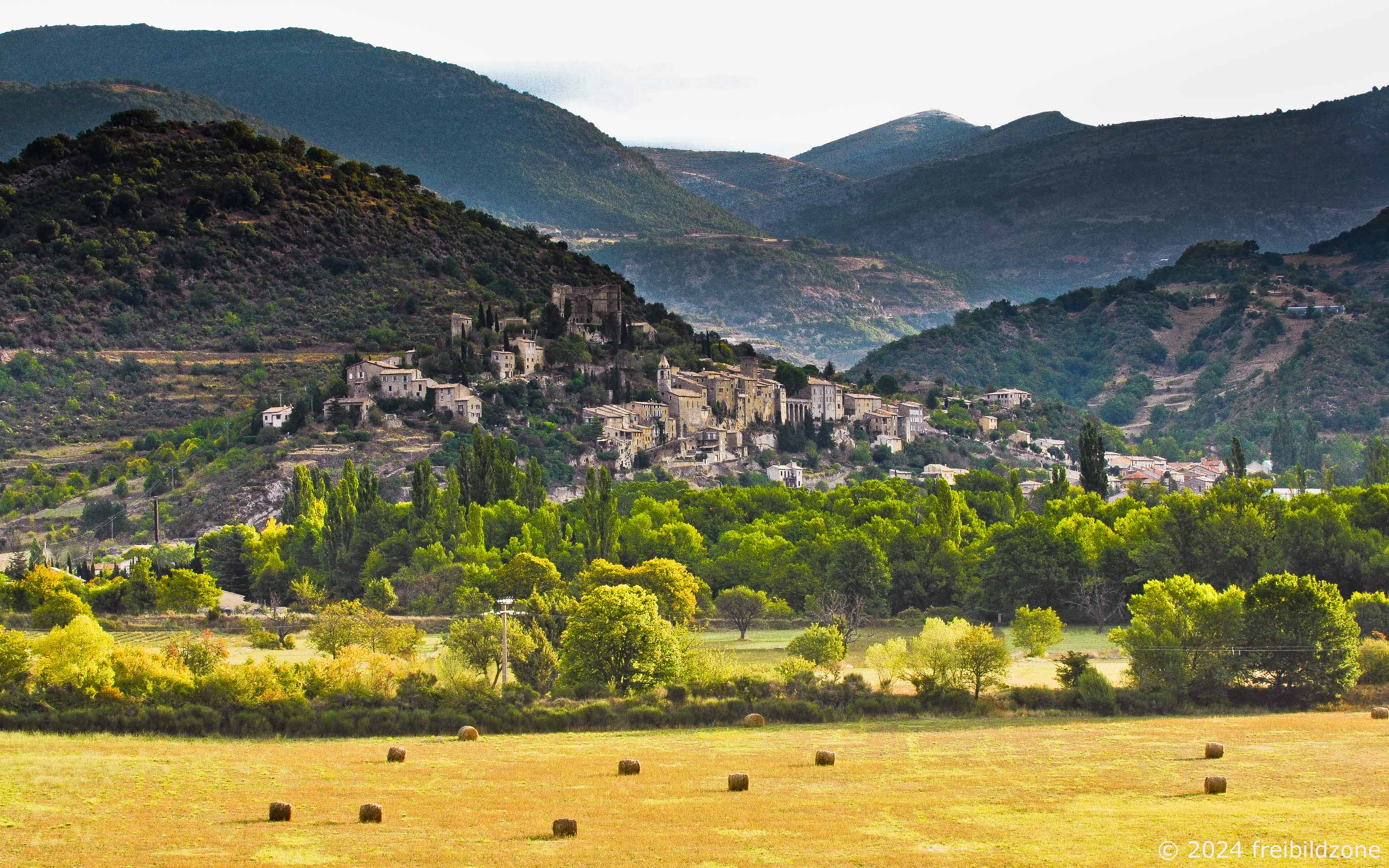 Montbrun-les-Bains, Drôme, Rhône-Alpes, France