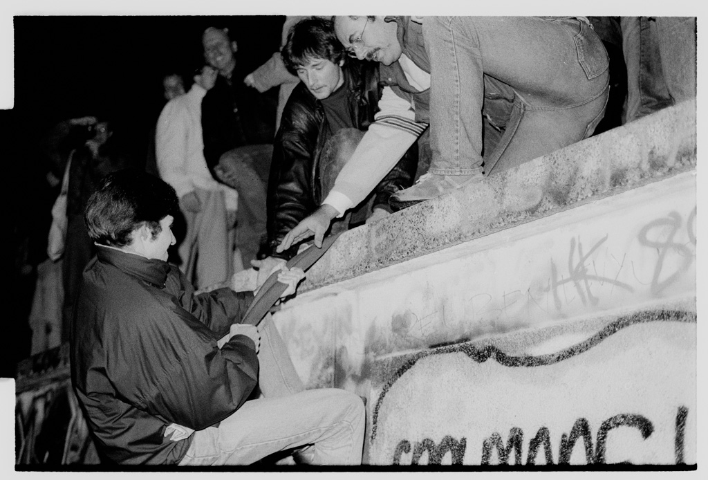 9. November 1989: Am Brandenburger Tor