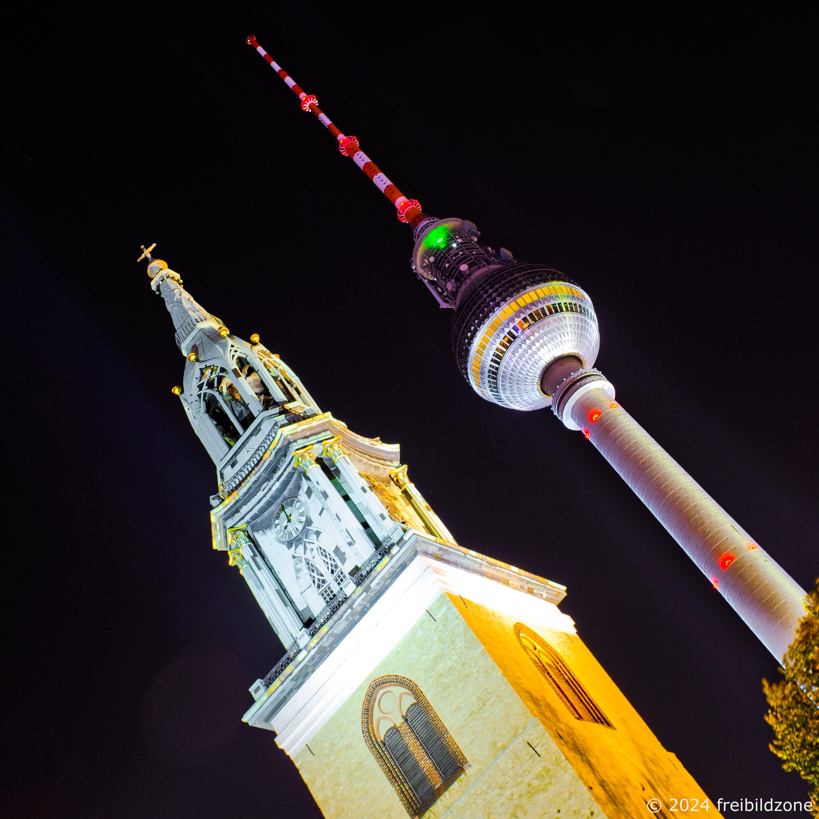 Fernsehturm und Marien-Kirche, Alexanderplatz, Berlin