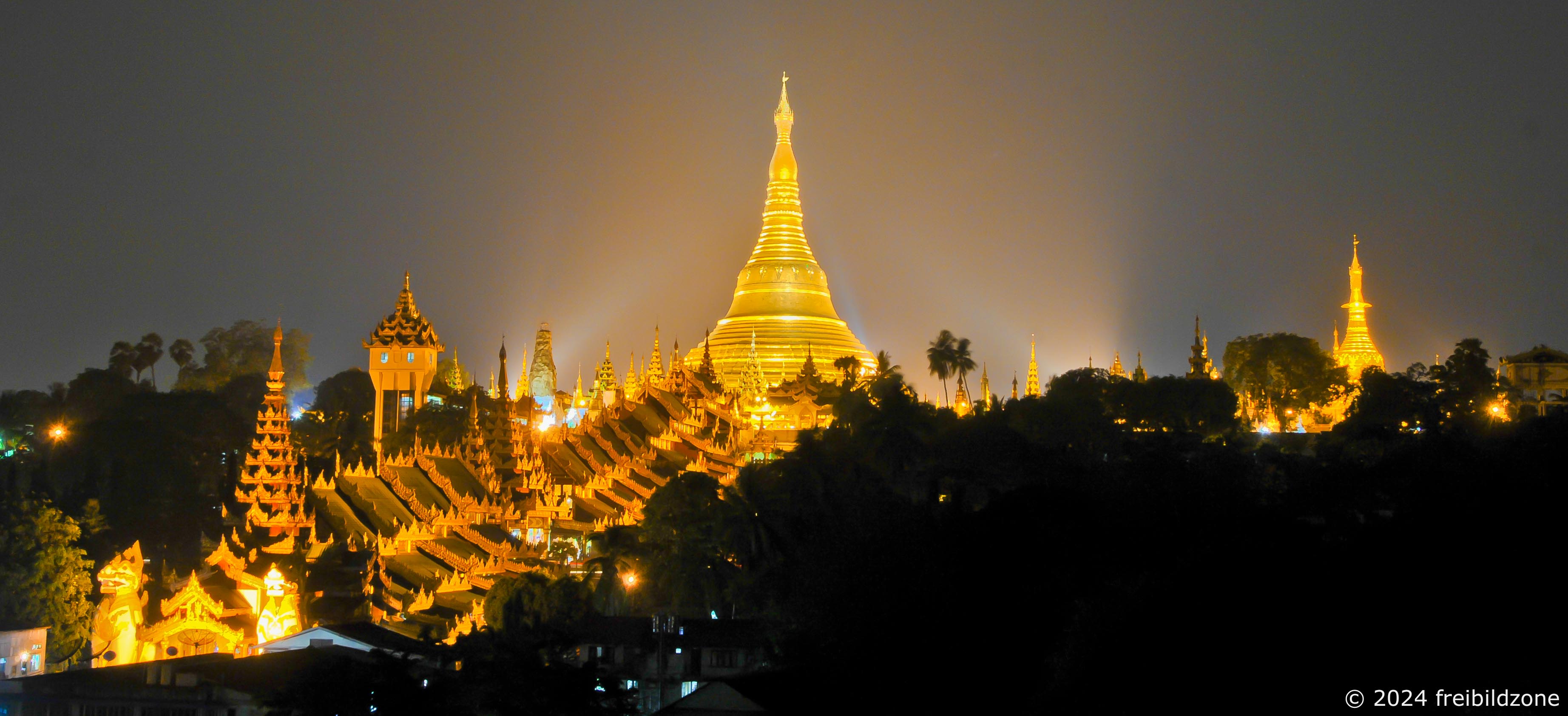 Shwedagon Pagoda, Yangon, Myanmar