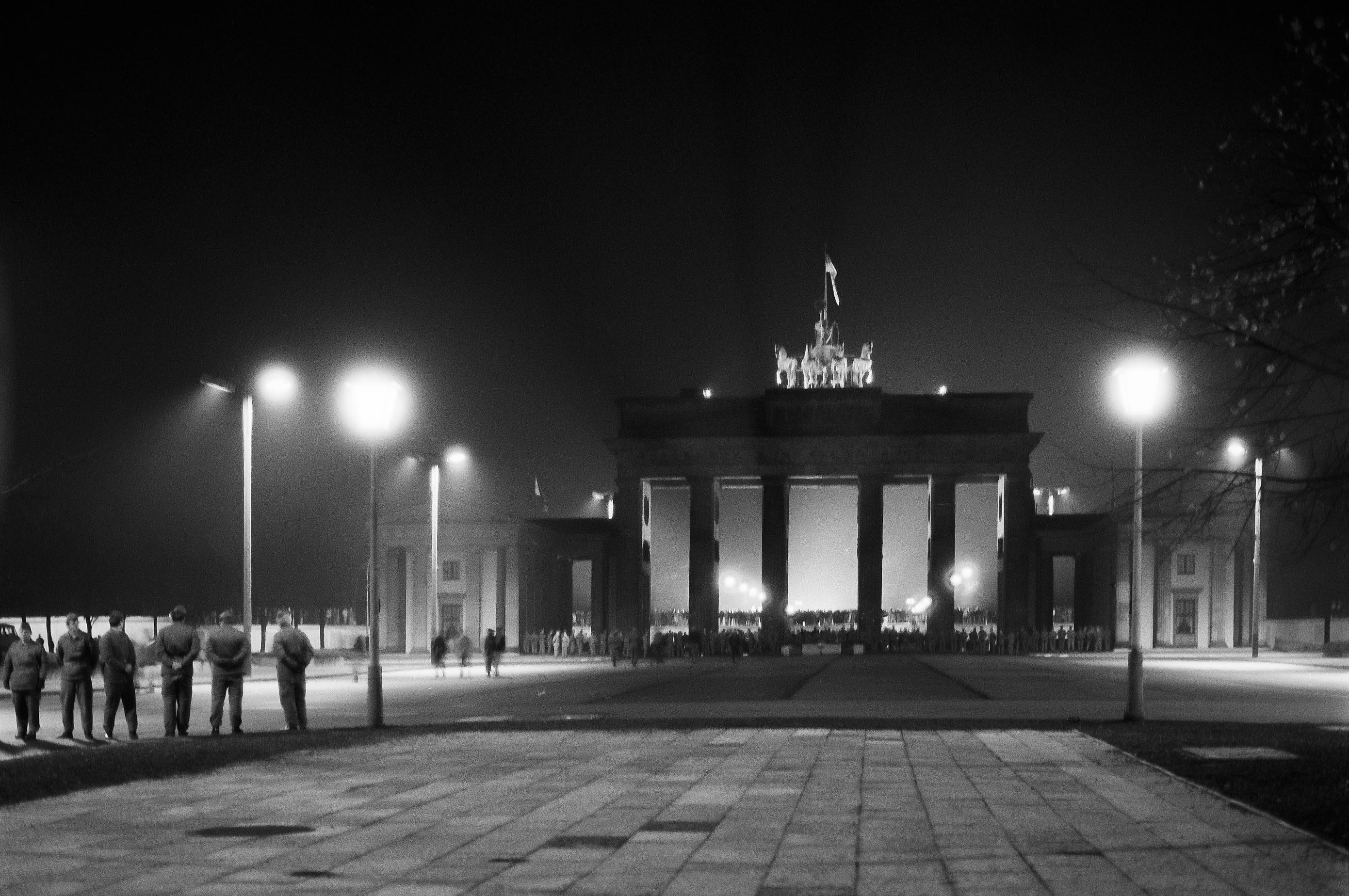 Berlin, 9. November 1989, Brandenburger Tor vom Pariser Platz