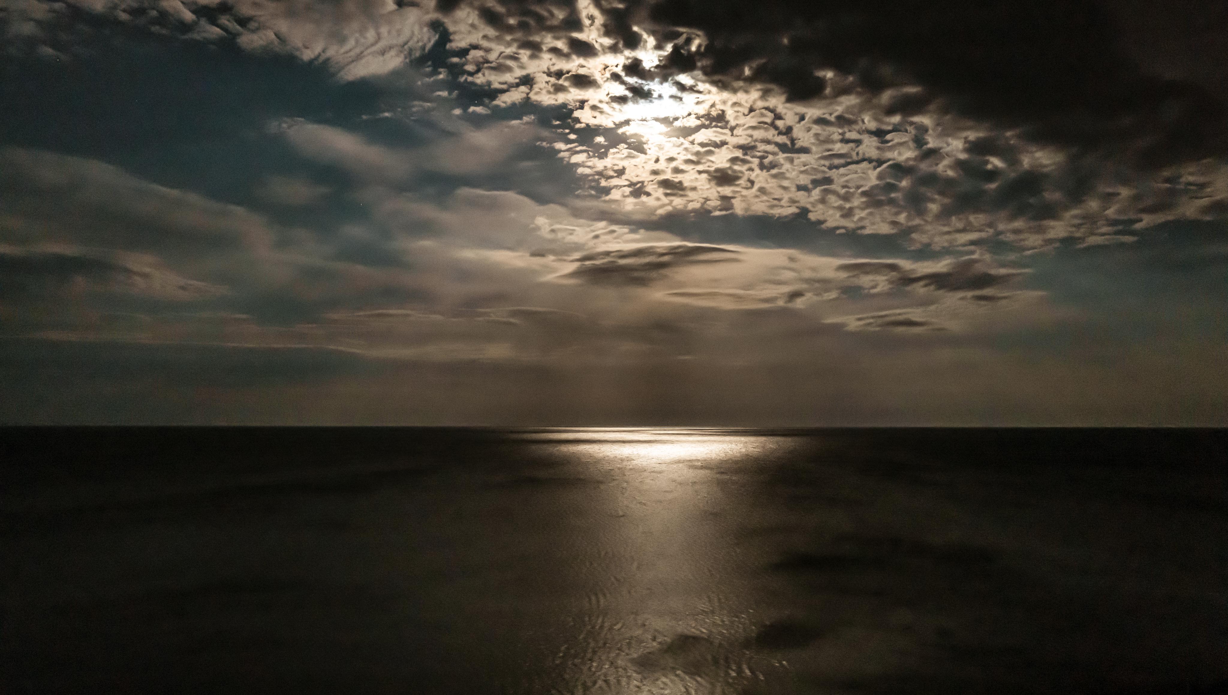 Mondlicht über dem Meer, Maroneia, Griechenland