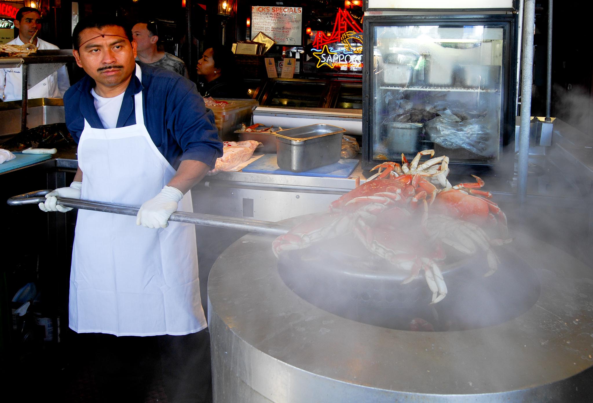 Crab cook, Fisherman's Wharf, San Francisco, USA
