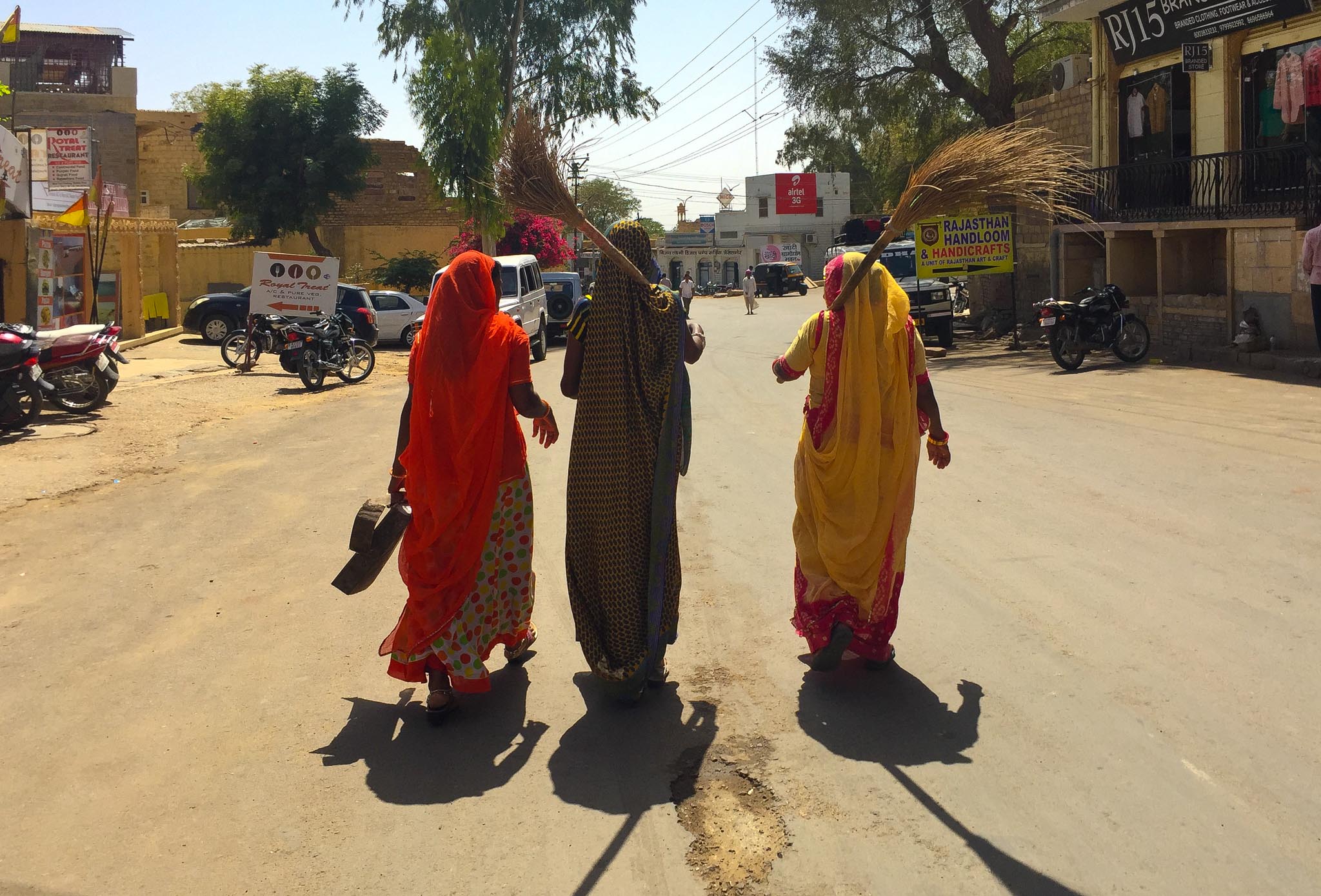 Street cleaner, Jaisalmer, India