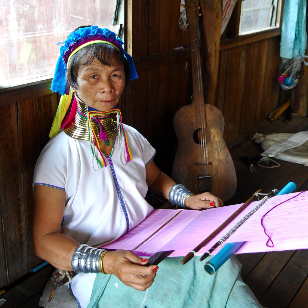 Inle Lake, Long Neck Karen woman, disputable touristic attraction